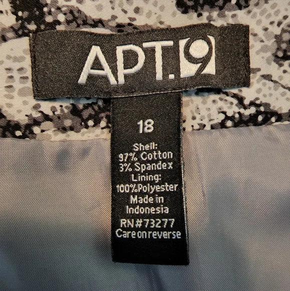 Snakeskin Mini - Picture 3 of 3